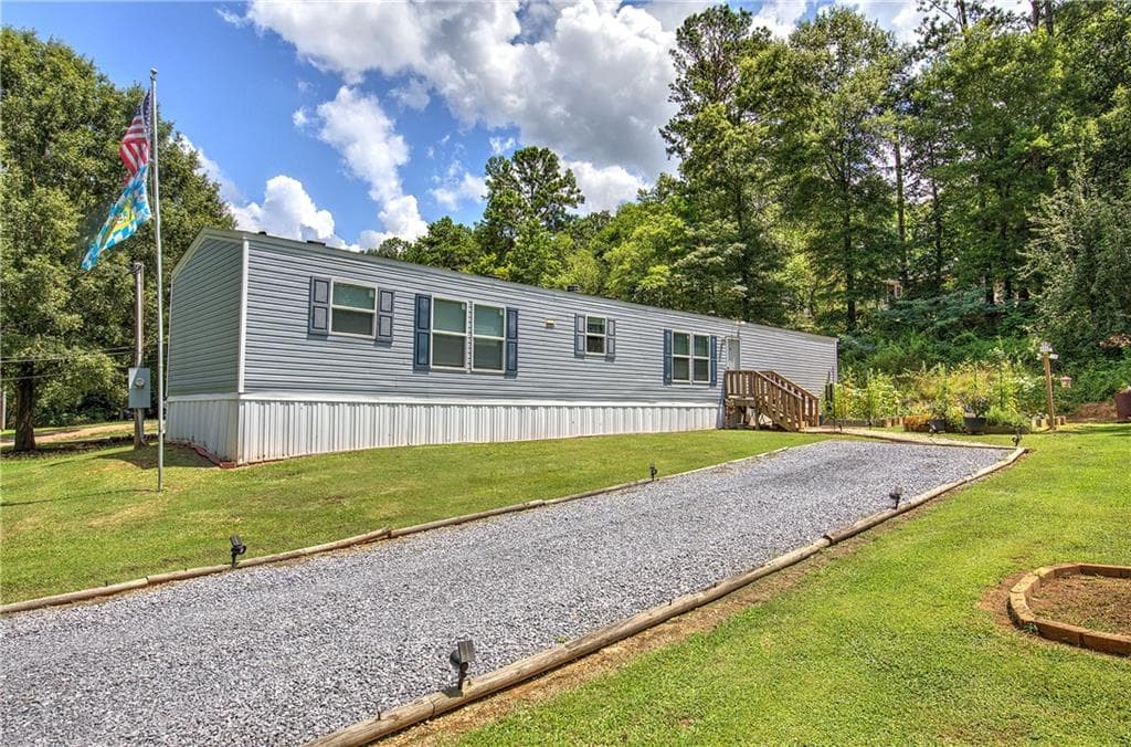 3 bedroom, 2 bathroom, 1,190 sq ft single family residence for sale at 115 Webberdale Drive, Plainville, GA 30733 — photo 5