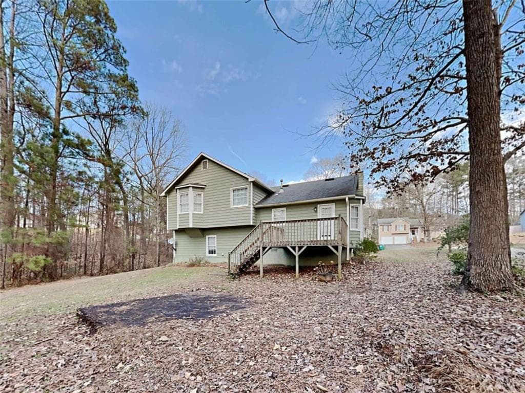 3 bedroom, 2 bathroom, 1,180 sq ft single family residence for sale at 383 Robin Hood Drive, Douglasville, GA 30134 — photo 3