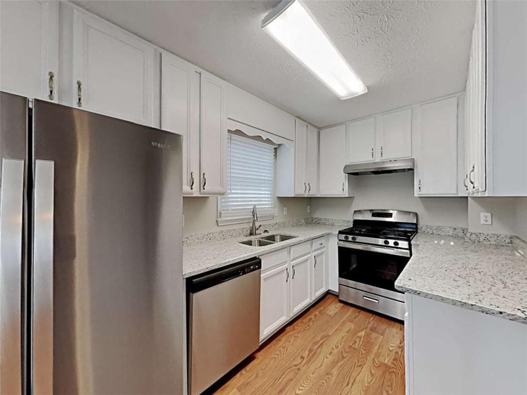 3 bedroom, 2 bathroom, 1,180 sq ft single family residence for sale at 383 Robin Hood Drive, Douglasville, GA 30134 — photo 7