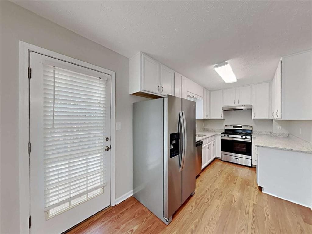 3 bedroom, 2 bathroom, 1,180 sq ft single family residence for sale at 383 Robin Hood Drive, Douglasville, GA 30134 — photo 8