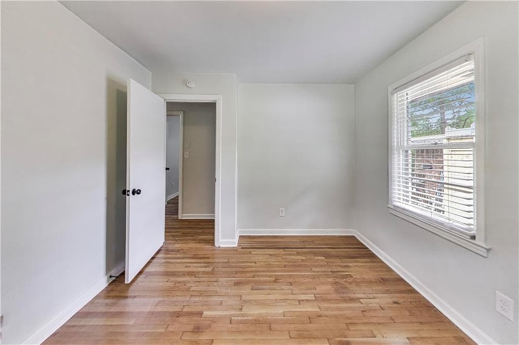 3 bedroom, 2 bathroom, 1,256 sq ft single family residence for sale at 3110 Rollingwood Lane, Atlanta, GA 30316 — photo 5