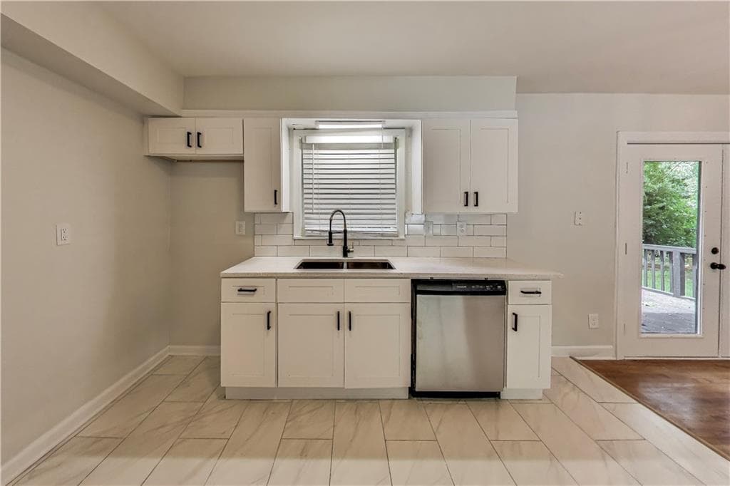 3 bedroom, 2 bathroom, 1,256 sq ft single family residence for sale at 3110 Rollingwood Lane, Atlanta, GA 30316 — photo 8