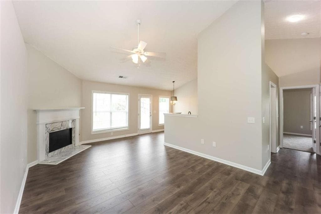 3 bedroom, 3 bathroom, 1,645 sq ft single family residence for sale at 413 Baldwin Court, Newnan, GA 30263 — photo 10