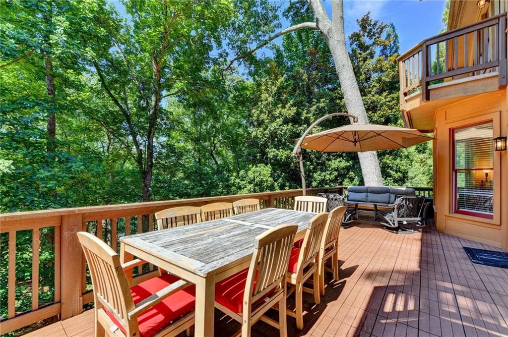4 bedroom, 5 bathroom, 3,884 sq ft single family residence for sale at 9035 Walnut Cove Lane, Gainesville, GA 30506 — photo 9
