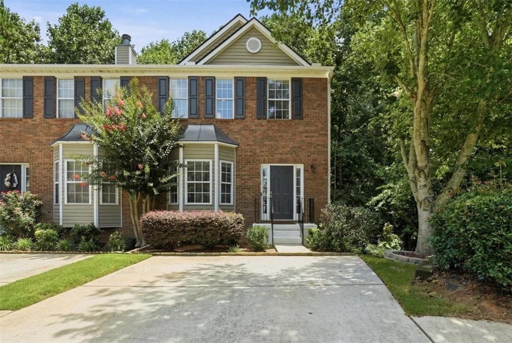 3 bedroom, 4 bathroom, 1,740 sq ft townhouse for sale at 4948 Oak Meadow Lane, Oakwood, GA 30566