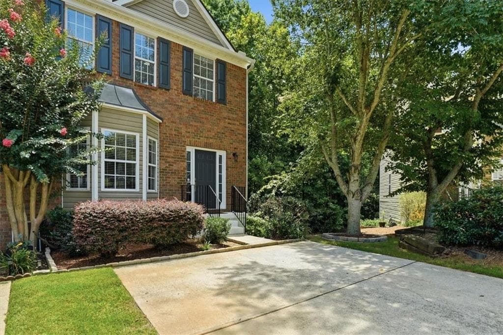 3 bedroom, 4 bathroom, 1,740 sq ft townhouse for sale at 4948 Oak Meadow Lane, Oakwood, GA 30566 — photo 2