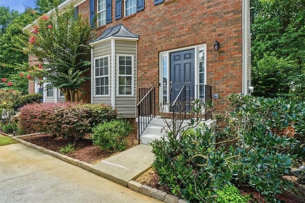 3 bedroom, 4 bathroom, 1,740 sq ft townhouse for sale at 4948 Oak Meadow Lane, Oakwood, GA 30566 — photo 4
