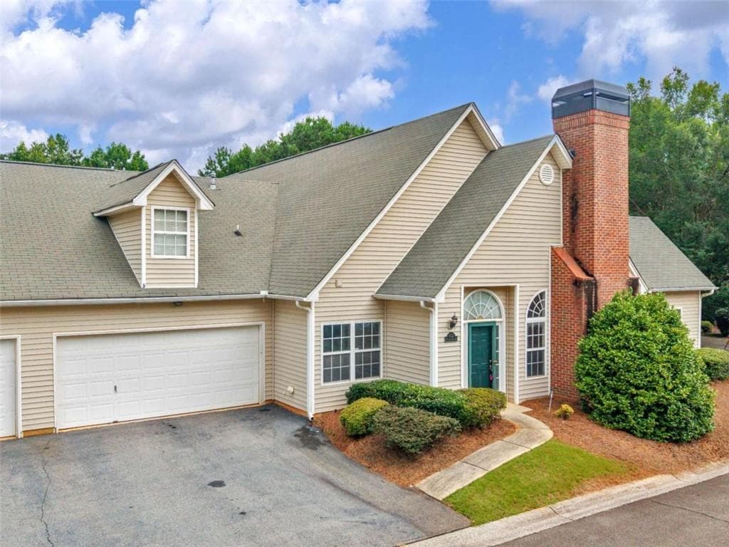2 bedroom, 2 bathroom, 1,572 sq ft condominium under contract at 1512 Settlers Walk Lane, Marietta, GA 30060