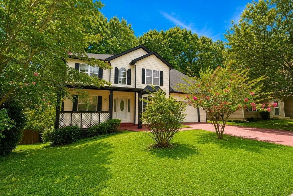 6 bedroom, 4 bathroom single family residence for sale at 775 Stonemill Manor, Lithonia, GA 30058