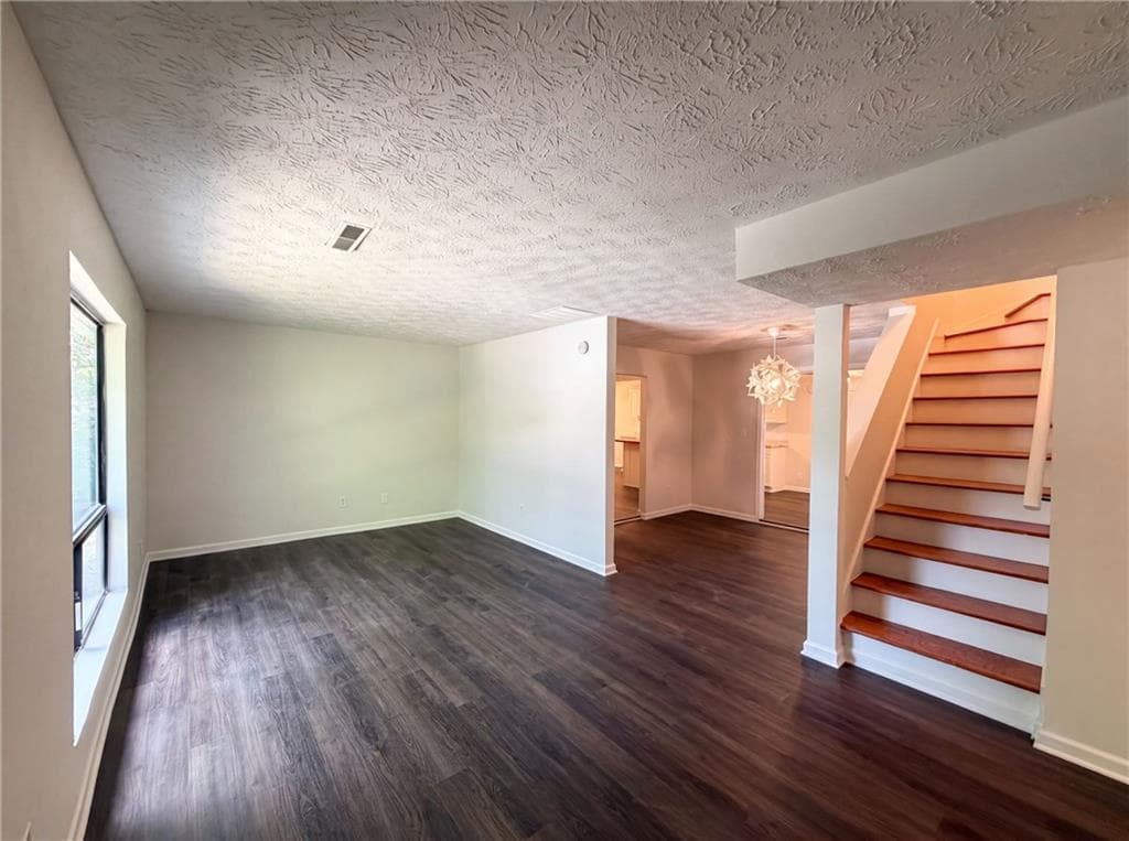 4 bedroom, 2 bathroom, 1,946 sq ft single family residence for sale at 3808 Shane Court, Ellenwood, GA 30294 — photo 3