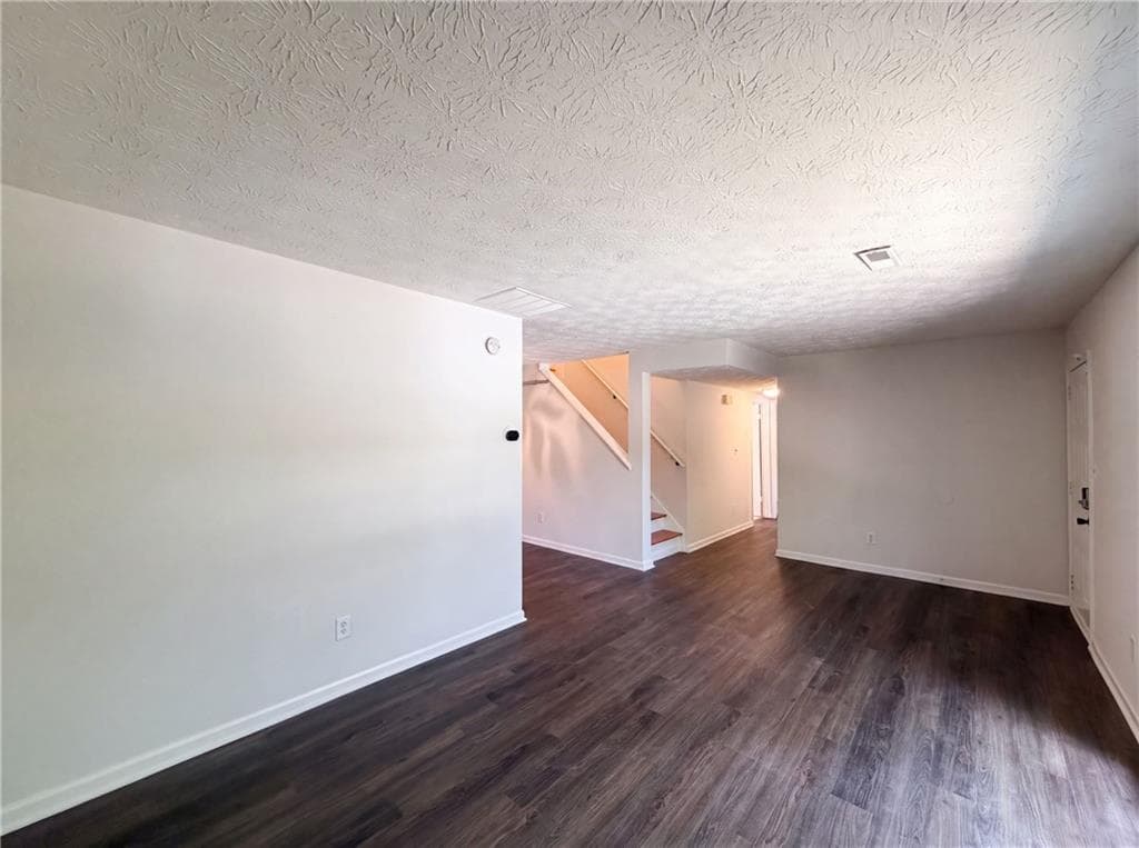 4 bedroom, 2 bathroom, 1,946 sq ft single family residence for sale at 3808 Shane Court, Ellenwood, GA 30294 — photo 8