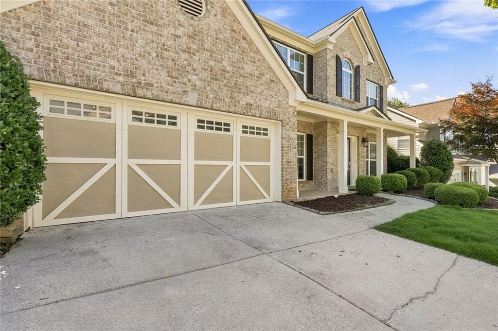 5 bedroom, 3 bathroom, 3,050 sq ft single family residence for sale at 2585 Lansing Lane, Cumming, GA 30041 — photo 7