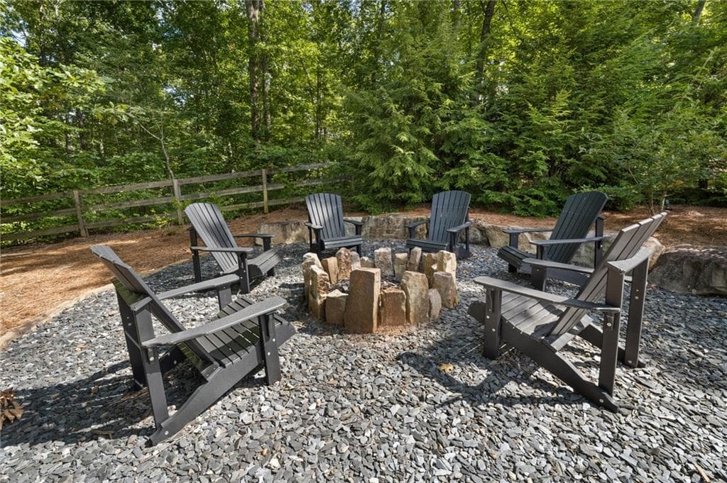 5 bedroom, 6 bathroom, 5,304 sq ft single family residence for sale at 1000 Holly Street, Canton, GA 30114 — photo 7