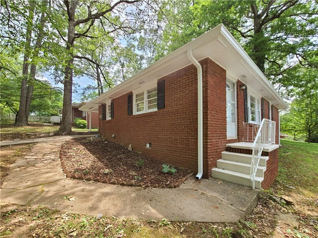 3 bedroom, 2 bathroom, 1,176 sq ft single family residence for rent at 3225 Forrest Hills Drive, Hapeville, GA 30354 for $1,500 a month — photo 5