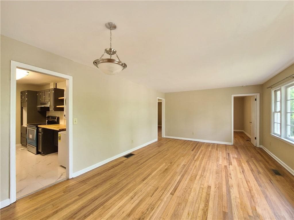 3 bedroom, 2 bathroom, 1,176 sq ft single family residence for rent at 3225 Forrest Hills Drive, Hapeville, GA 30354 for $1,500 a month — photo 8