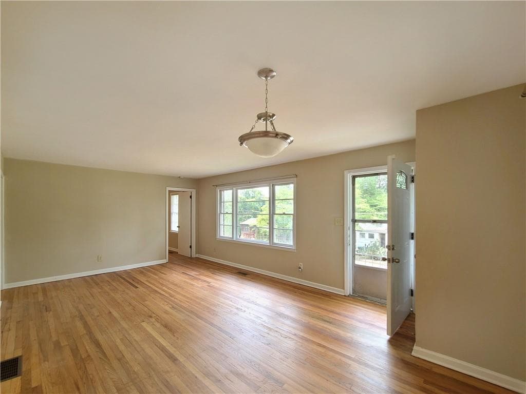 3 bedroom, 2 bathroom, 1,176 sq ft single family residence for rent at 3225 Forrest Hills Drive, Hapeville, GA 30354 for $1,500 a month — photo 9