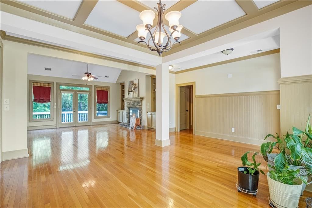 6 bedroom, 3 bathroom, 4,402 sq ft single family residence for sale at 5 Eastview Court, Cartersville, GA 30120 — photo 6