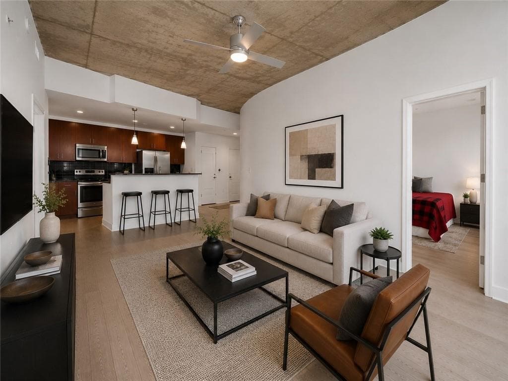 2 bedroom, 2 bathroom, 1,091 sq ft condominium for sale at 44 Peachtree Place 1431, Atlanta, GA 30309 — photo 3
