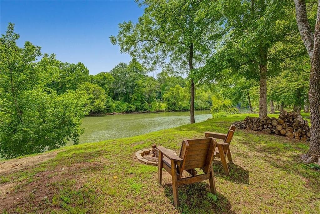 6 bedroom, 5 bathroom, 4,342 sq ft single family residence for sale at 109 River Walk Parkway, Euharlee, GA 30145 — photo 2