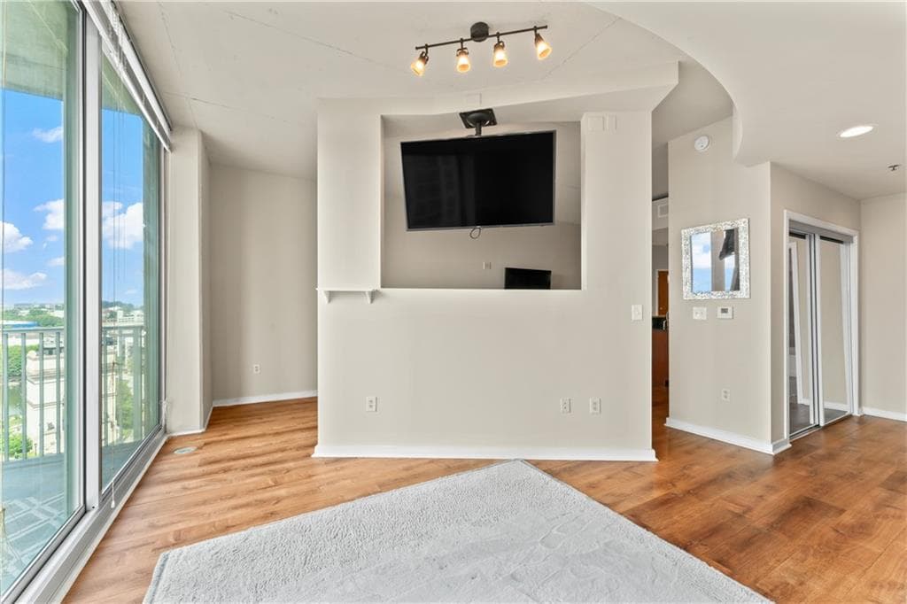 1 bedroom, 1 bathroom, 695 sq ft condominium for sale at 361 17th Street 1021, Atlanta, GA 30363 — photo 7