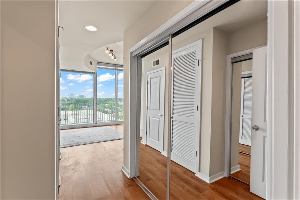 1 bedroom, 1 bathroom, 695 sq ft condominium for sale at 361 17th Street 1021, Atlanta, GA 30363 — photo 10
