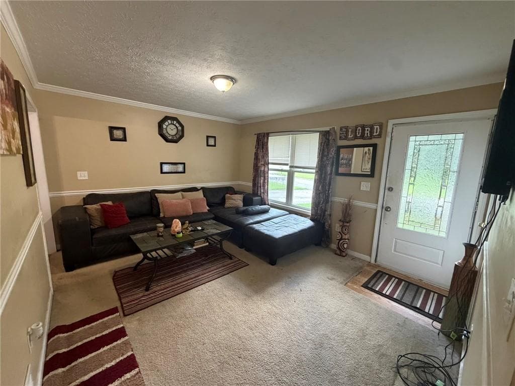 3 bedroom, 2 bathroom, 1,275 sq ft single family residence under contract at 8969 Cornell Drive, Jonesboro, GA 30238 — photo 2
