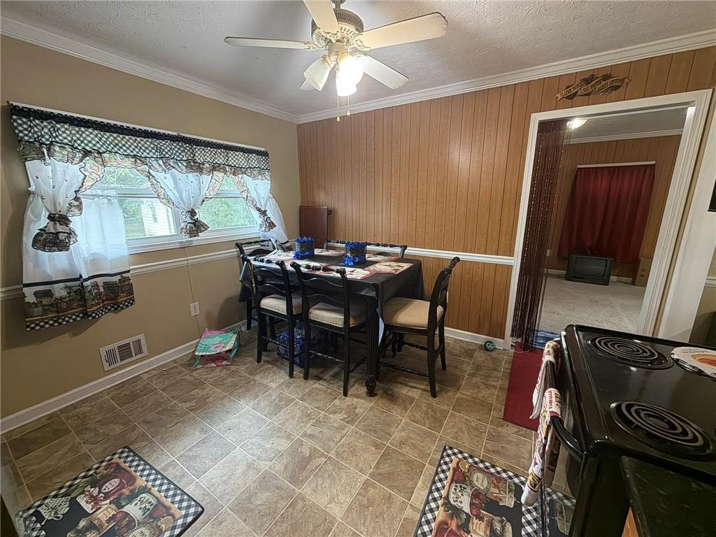 3 bedroom, 2 bathroom, 1,275 sq ft single family residence under contract at 8969 Cornell Drive, Jonesboro, GA 30238 — photo 3