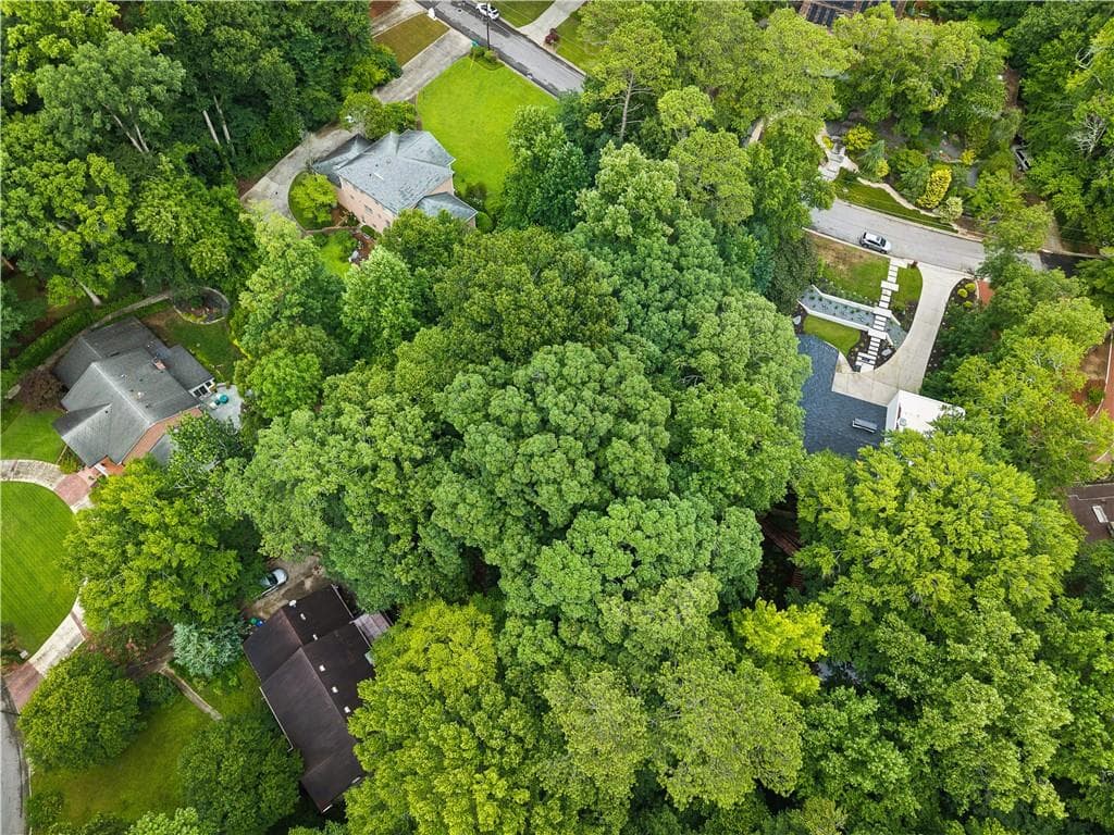 single family residence for sale at 2032 Castleway Drive, Atlanta, GA 30345 — photo 6
