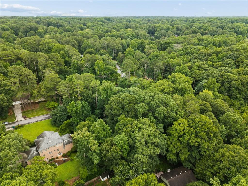single family residence for sale at 2032 Castleway Drive, Atlanta, GA 30345 — photo 8