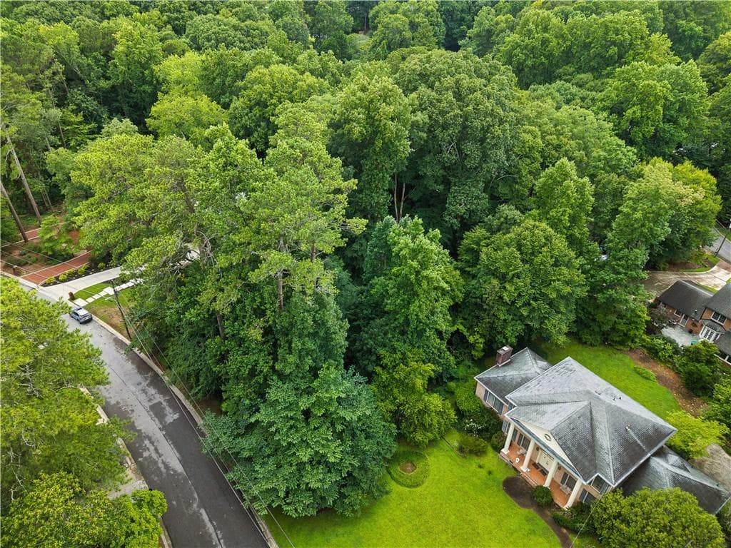 single family residence for sale at 2032 Castleway Drive, Atlanta, GA 30345 — photo 10