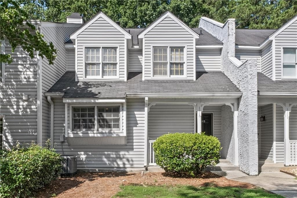 2 bedroom, 3 bathroom, 1,471 sq ft condominium for sale at 1113 Cannongate Crossing, Marietta, GA 30064