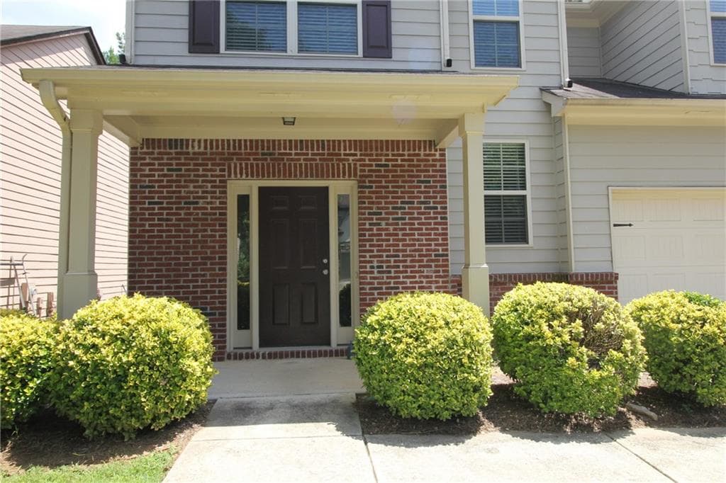 4 bedroom, 3 bathroom, 2,470 sq ft single family residence for rent at 1317 Castleberry Drive, Buford, GA 30518 for $2,300 a month — photo 2