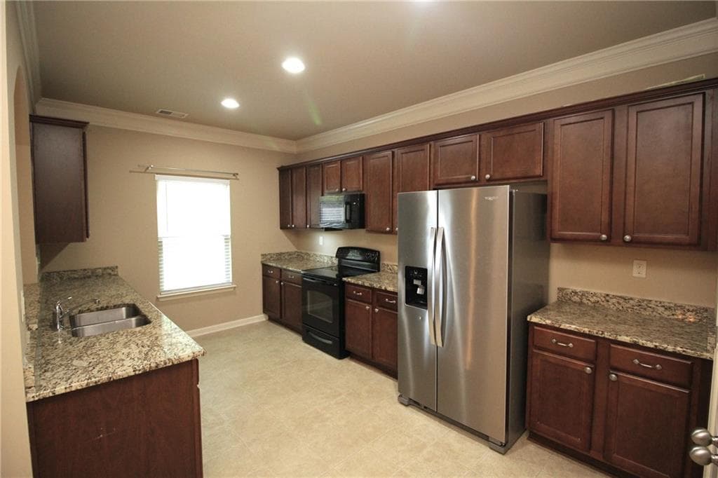 4 bedroom, 3 bathroom, 2,470 sq ft single family residence for rent at 1317 Castleberry Drive, Buford, GA 30518 for $2,300 a month — photo 9