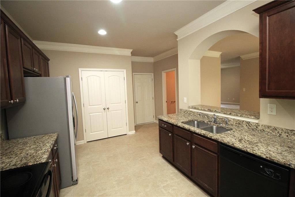 4 bedroom, 3 bathroom, 2,470 sq ft single family residence for rent at 1317 Castleberry Drive, Buford, GA 30518 for $2,300 a month — photo 10