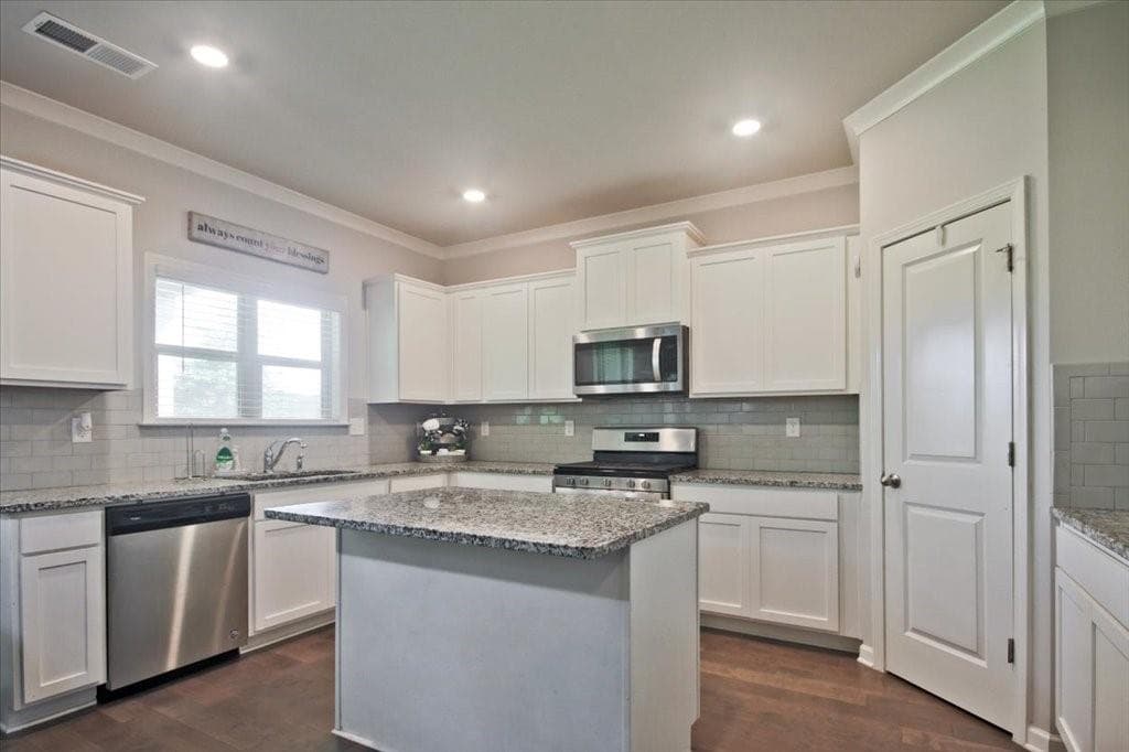 5 bedroom, 4 bathroom, 3,166 sq ft single family residence for sale at 159 Azalea Bloom Drive, Loganville, GA 30052 — photo 8