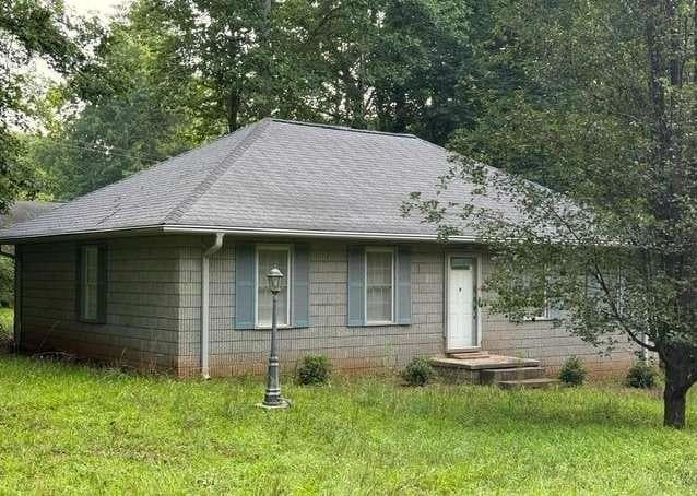 3 bedroom, 1 bathroom, 1,176 sq ft single family residence sold at 93 Rue Beauregard, Lavonia, GA 30553
