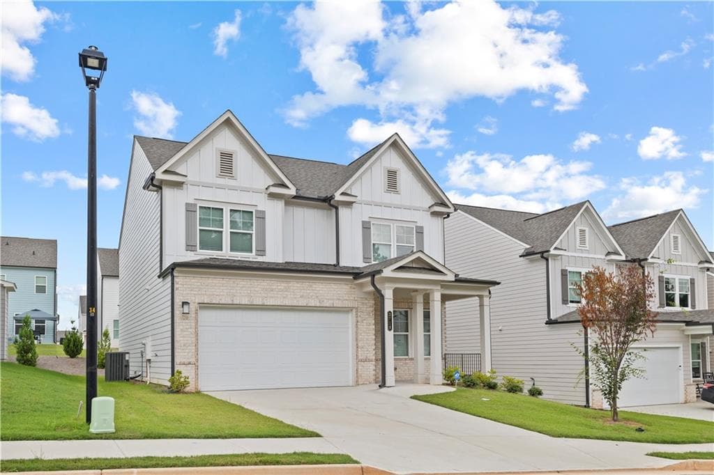 4 bedroom, 3 bathroom, 2,522 sq ft single family residence under contract at 3718 Annsbury Court, Lilburn, GA 30047 — photo 2