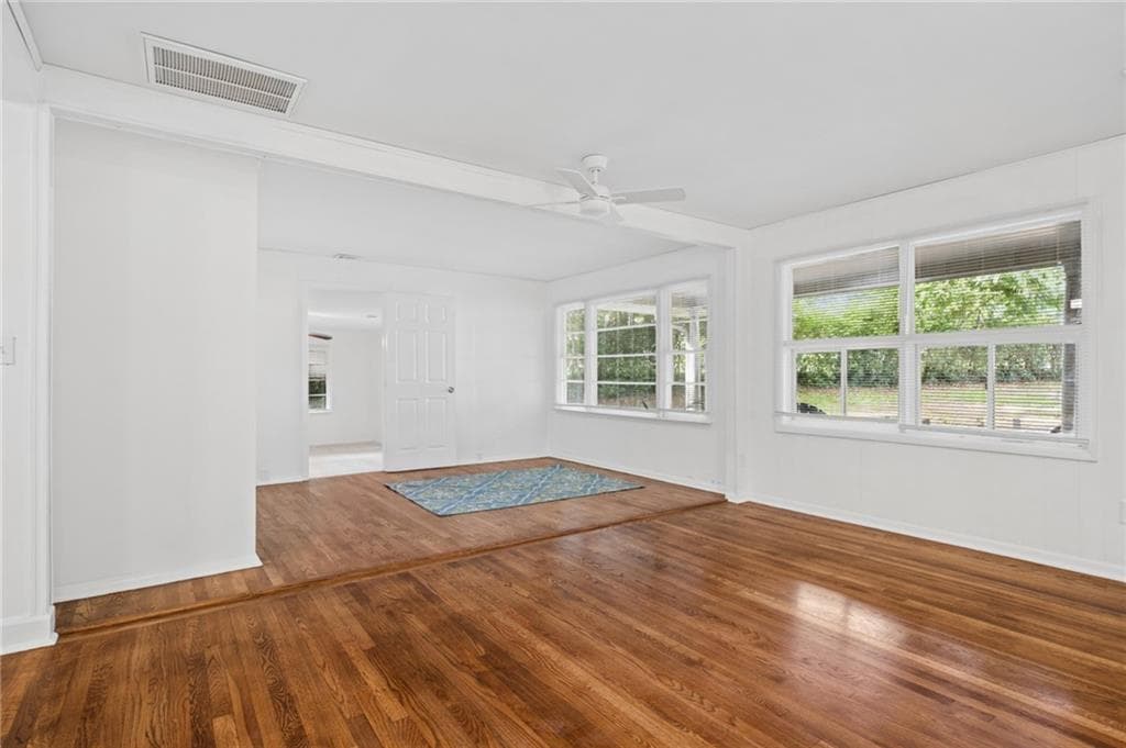 4 bedroom, 2 bathroom, 2,066 sq ft single family residence under contract at 2546 Walton Way, Marietta, GA 30060 — photo 9
