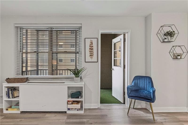 1 bedroom, 1 bathroom, 387 sq ft condominium for sale at 300 W Peachtree Street 3M, Atlanta, GA 30308 — photo 5