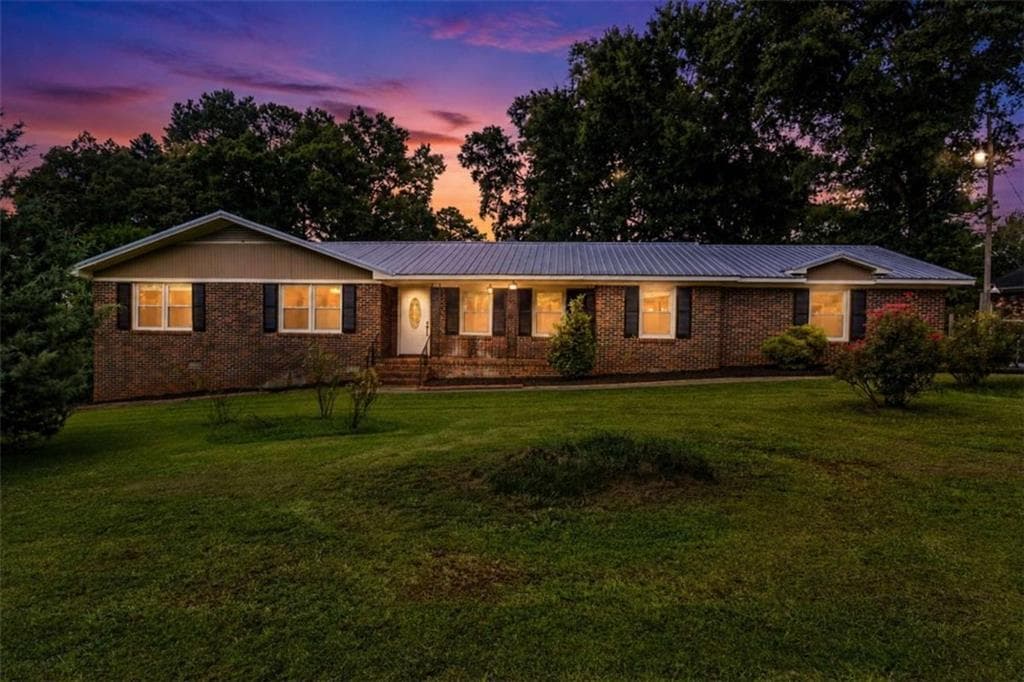 3 bedroom, 2 bathroom, 1,820 sq ft single family residence under contract at 134 Ellen Hand Circle, Cedartown, GA 30125