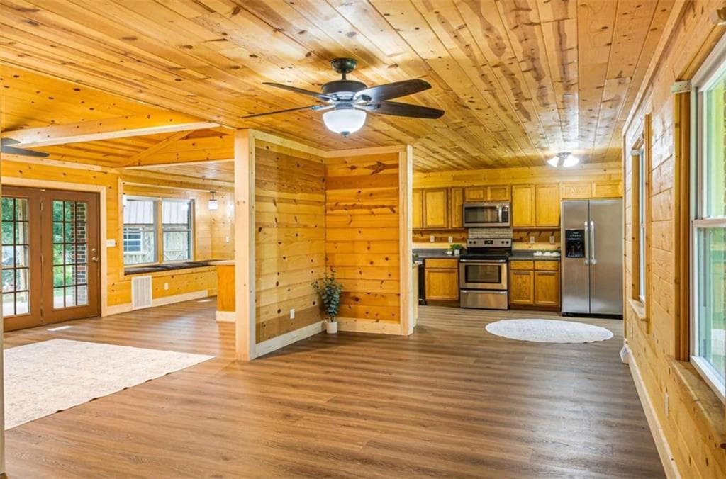 3 bedroom, 2 bathroom, 1,820 sq ft single family residence under contract at 134 Ellen Hand Circle, Cedartown, GA 30125 — photo 8