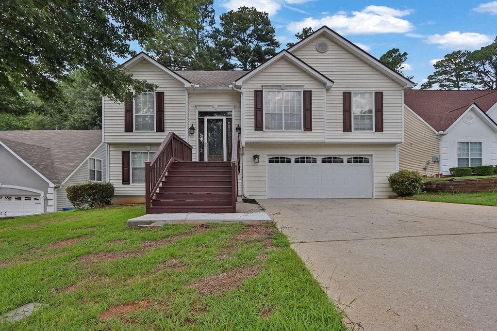 3 bedroom, 3 bathroom, 2,128 sq ft single family residence for sale at 680 Old Johnson Road, Lawrenceville, GA 30045 — photo 1 of 12