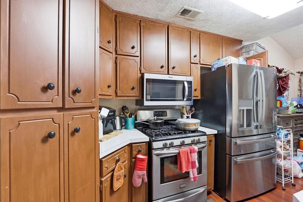 3 bedroom, 3 bathroom, 2,128 sq ft single family residence for sale at 680 Old Johnson Road, Lawrenceville, GA 30045 — photo 4