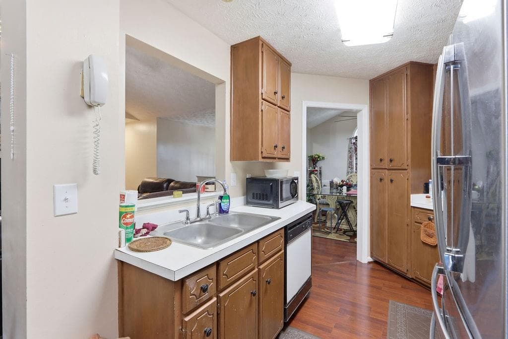 3 bedroom, 3 bathroom, 2,128 sq ft single family residence for sale at 680 Old Johnson Road, Lawrenceville, GA 30045 — photo 6