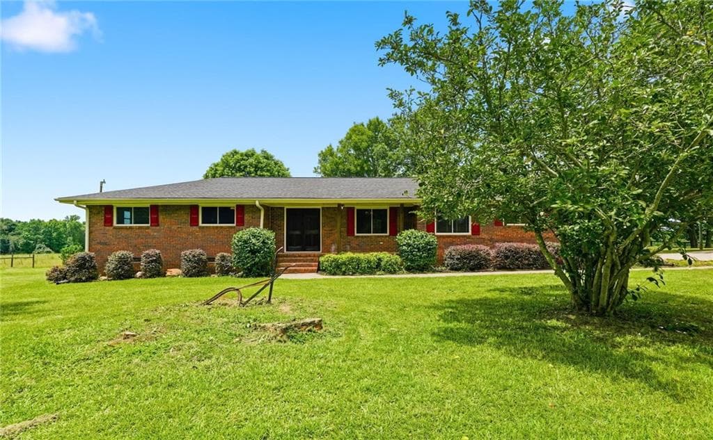 3 bedroom, 2 bathroom, 1,533 sq ft single family residence under contract at 238 Winters Road, Temple, GA 30179