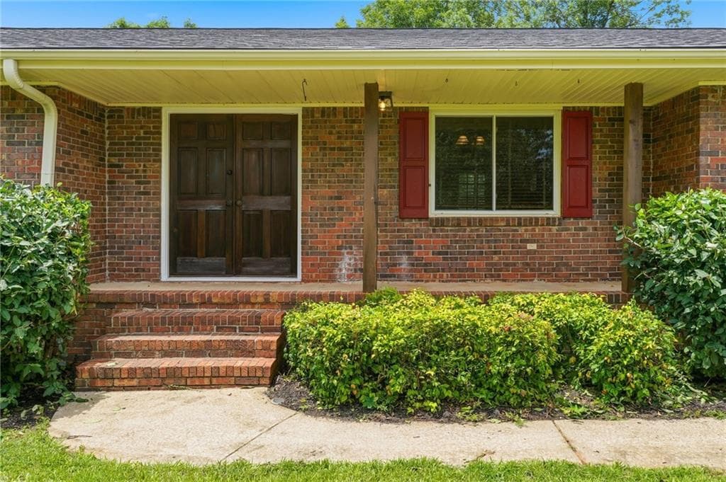 3 bedroom, 2 bathroom, 1,533 sq ft single family residence under contract at 238 Winters Road, Temple, GA 30179 — photo 2