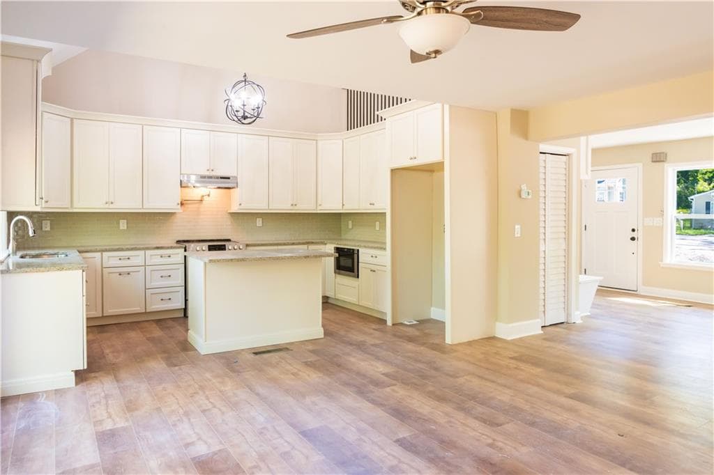 3 bedroom, 3 bathroom, 1,711 sq ft single family residence for sale at 1677 North Avenue, Atlanta, GA 30318 — photo 7