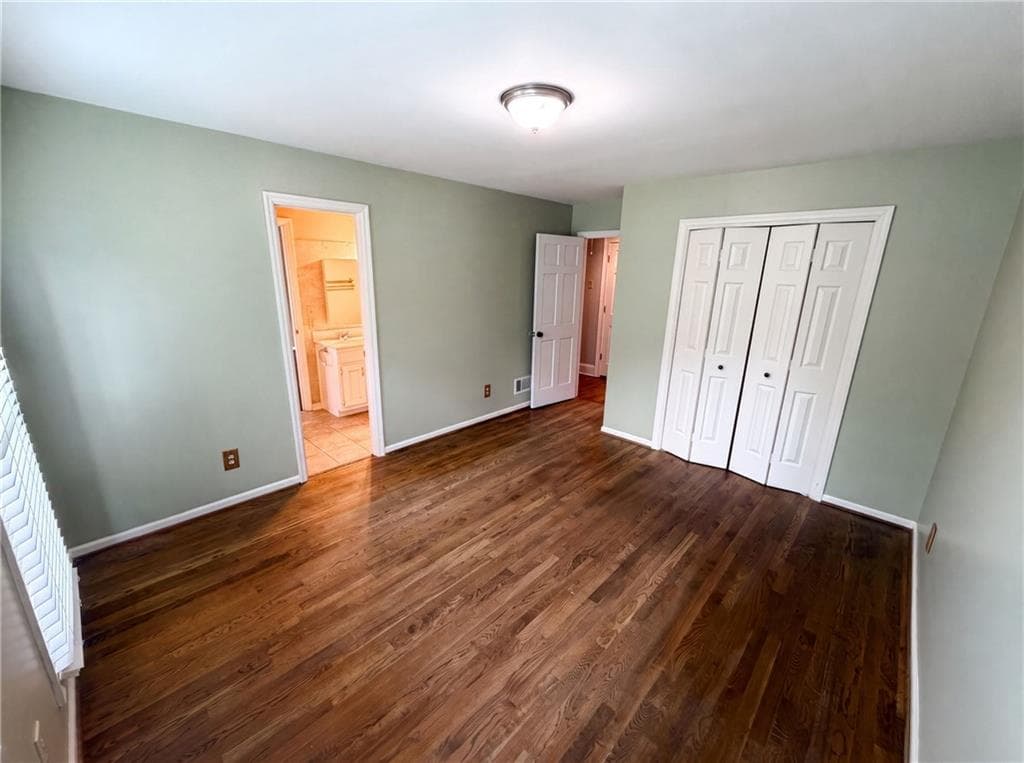 4 bedroom, 4 bathroom, 5,384 sq ft single family residence for sale at 135 N Clublands Court, Johns Creek, GA 30022 — photo 4