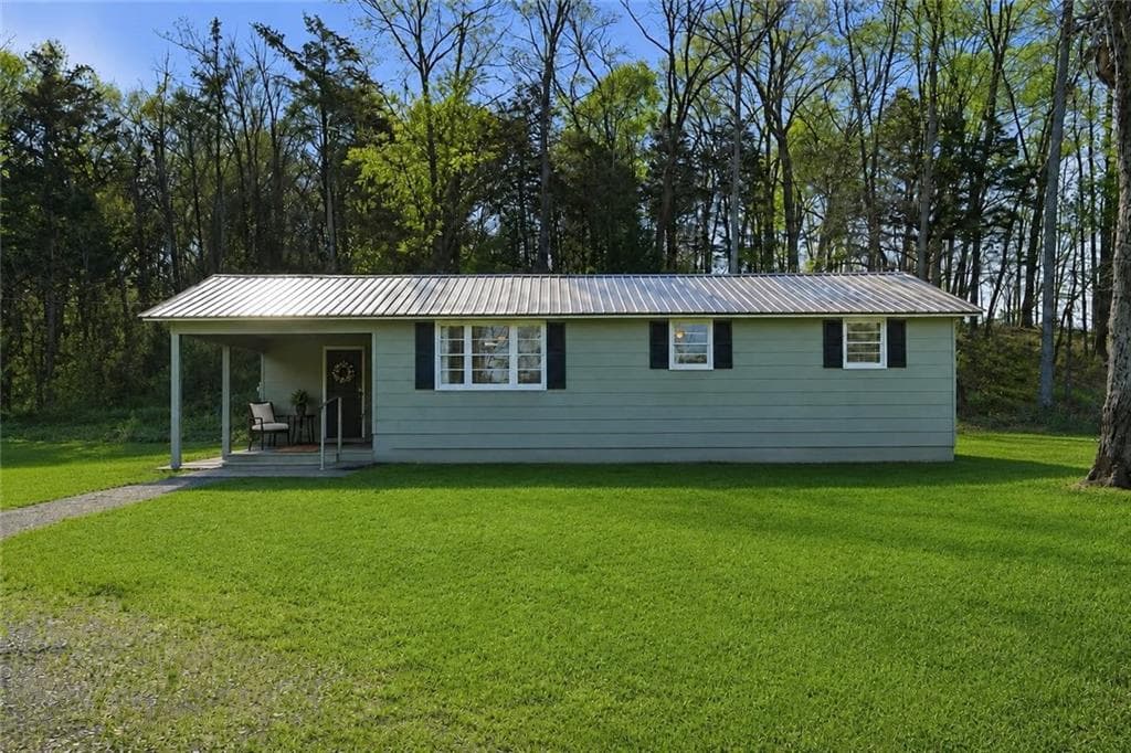 3 bedroom, 1 bathroom, 1,124 sq ft single family residence for sale at 7946 Red Bud Road, Ranger, GA 30734