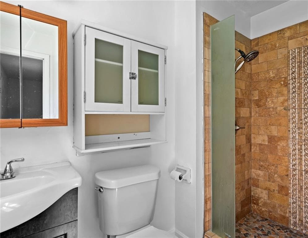 4 bedroom, 2 bathroom, 2,256 sq ft single family residence under contract at 2933 E Howell Drive, Lawrenceville, GA 30044 — photo 10